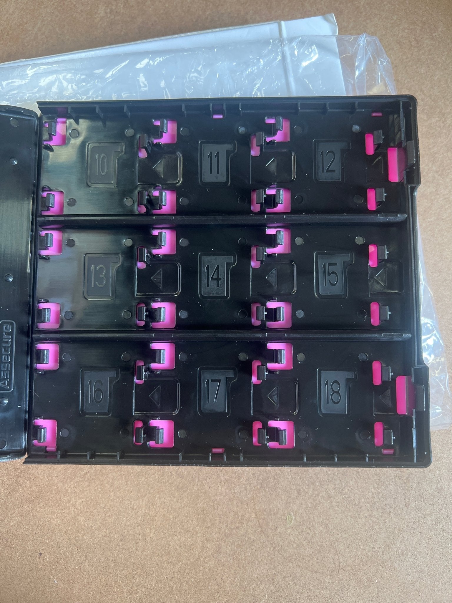 18 game case for 3DS / DS pink & black open box clearance - 2