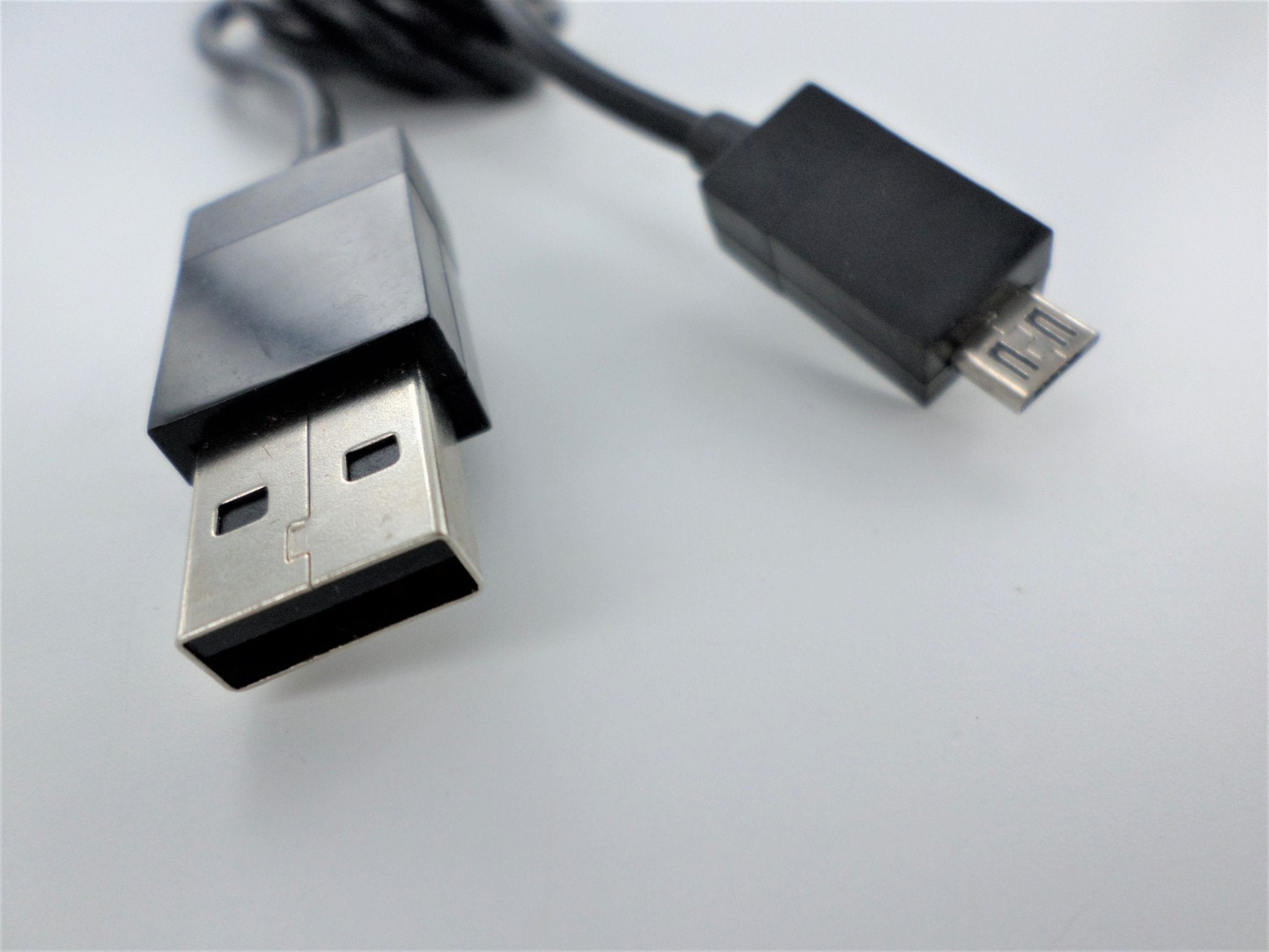 Charging Cable for Xbox One & PS4 wireless controller USB to Micro smart LED cable 2.7m replacement | ZedLabz