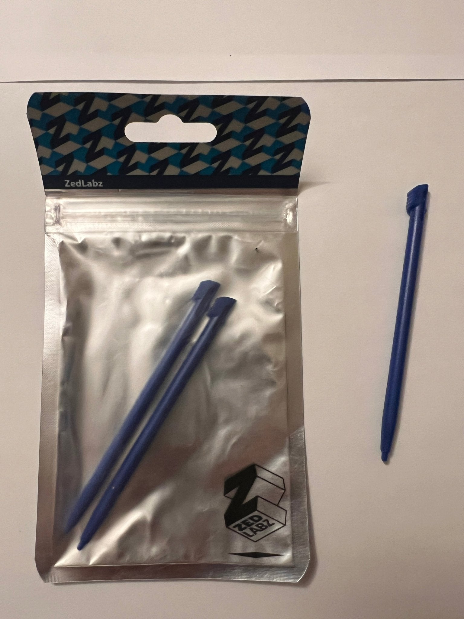 Stylus for 2DS blue, open pack of 3 | ZedLabz - 1