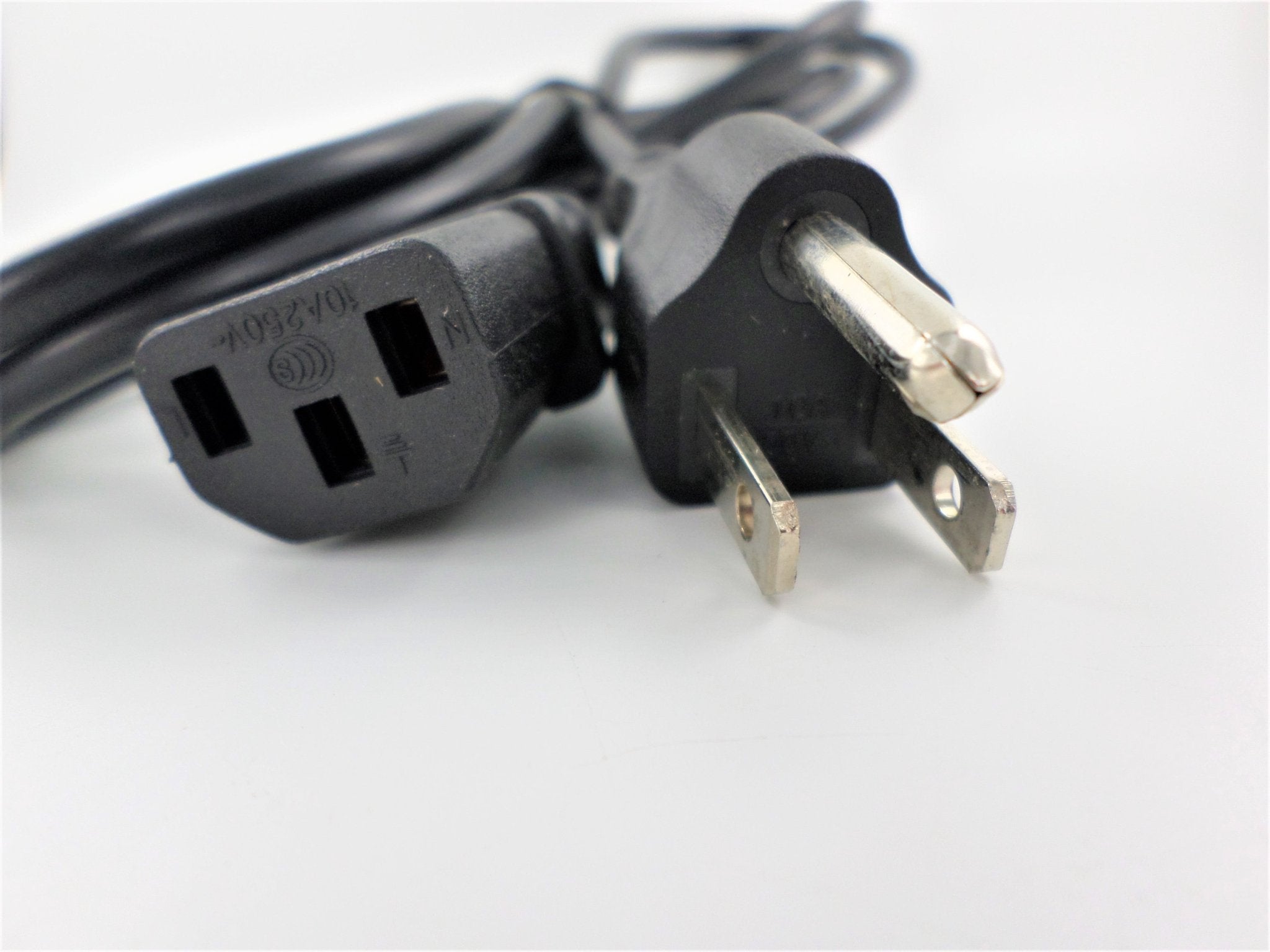 US mains power cable for Sony PS3 (fat), Xbox 360 & Desktop PCs 3 prong C13 replacement lead - 10amp black | ZedLabz