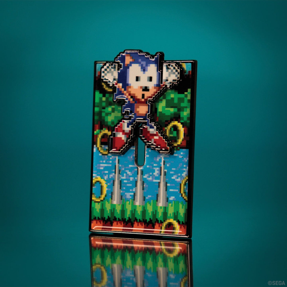 Sonic the Hedgehog Limited Edition Moving Pin Badge | Fanattik