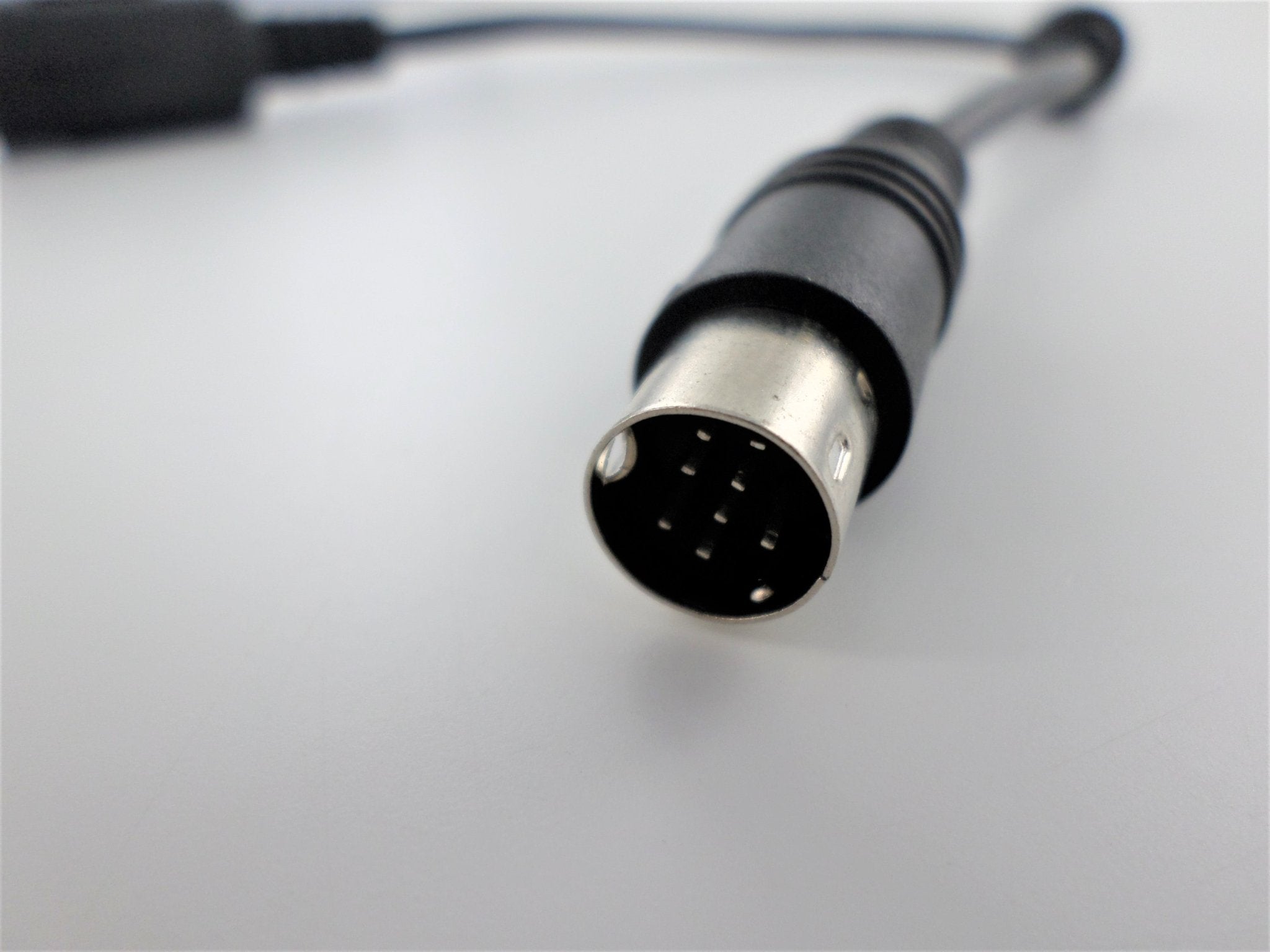 Connector cable for Sega 32X to Sega Mega Drive (Genesis 1) 23cm lead replacement - Black | ZedLabz - 2