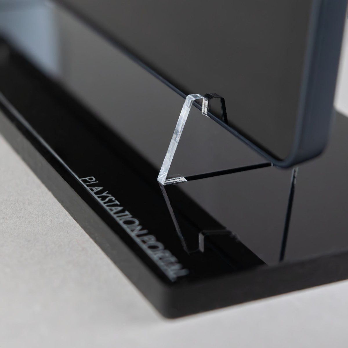 Display Protal Display stand for PS Portal - Crystal black | Rose Colored Gaming