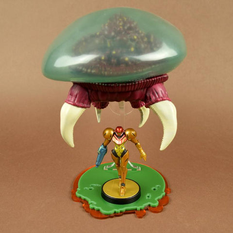 Display stand for Mother & Child Samus & Metroid Amiibo - Clear Orange & Green | Rose Colored Gaming
