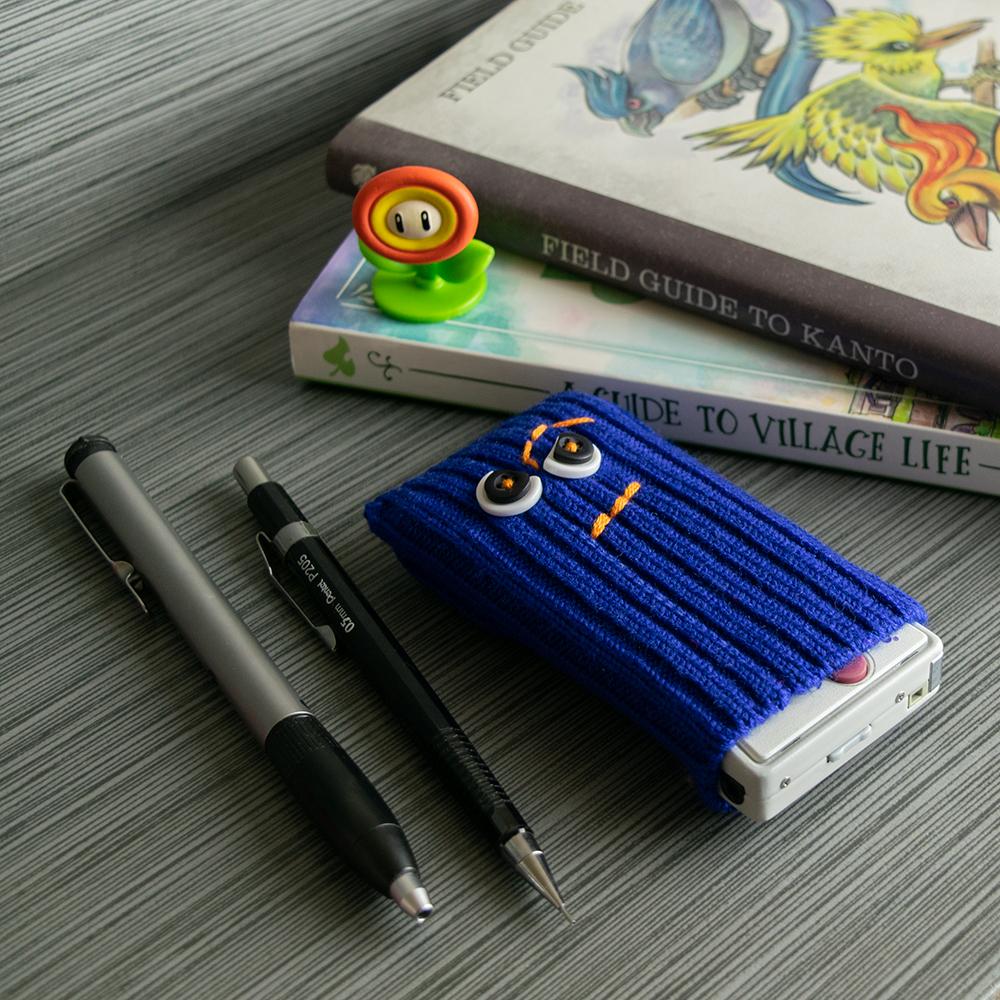 Game Boy Micro Shifties - hand made soft sleeve pouch holder - Azul blue | Rose Colored Gaming - 1
