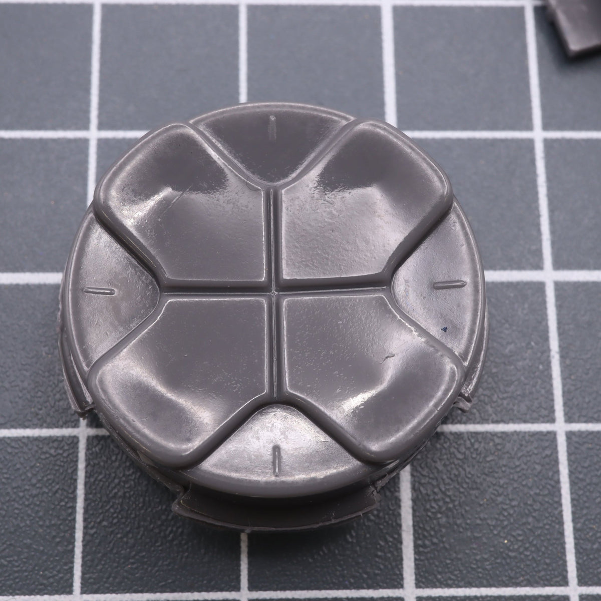 Hand cast custom resin buttons for Sega Game Gear - Japan light grey | Lab Fifteen Co - 2