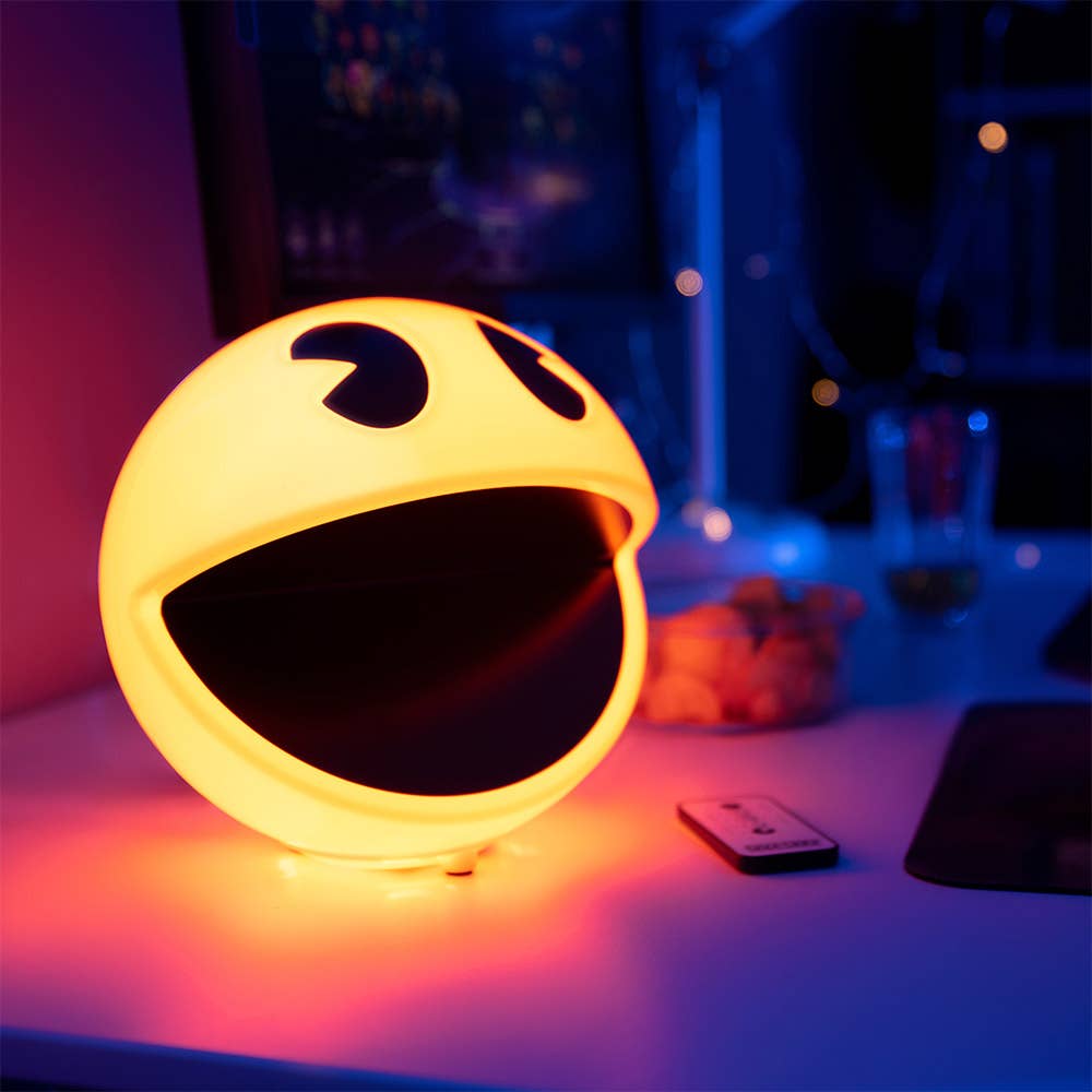 Pac-Man USB powered lamp with 12 arcade sound effects & remote | The Source - 1