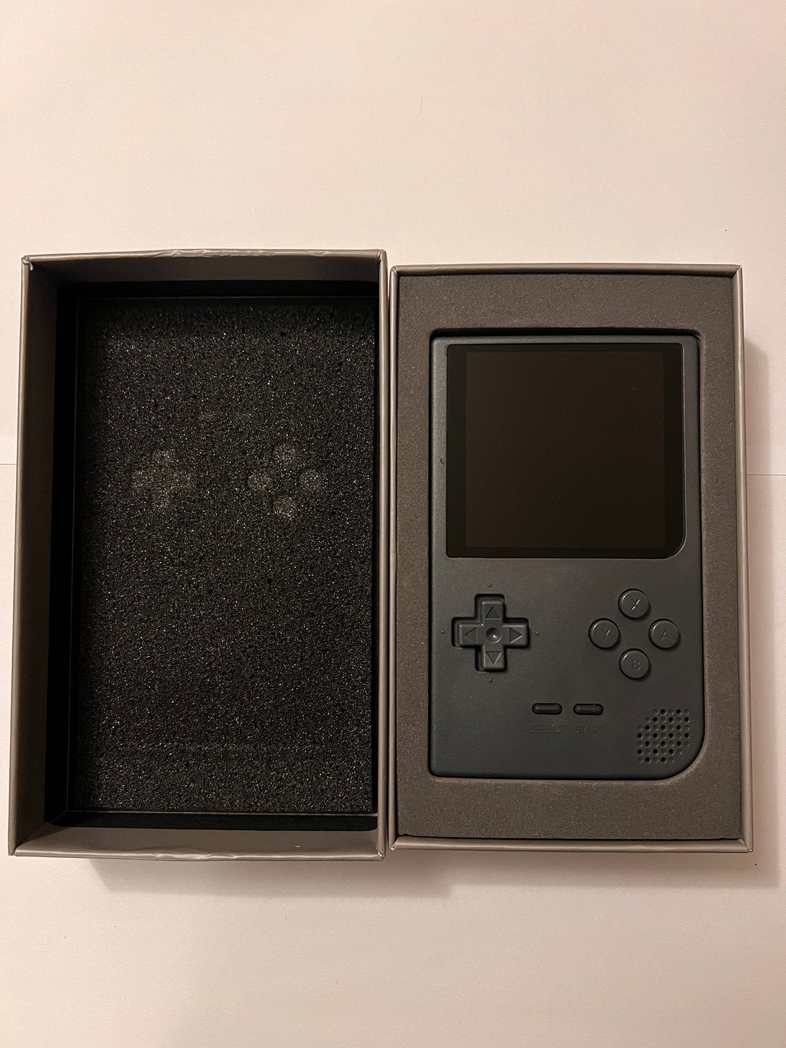 Retropixel pocket handheld console Open Box - dark grey | FunnyPlaying - 2