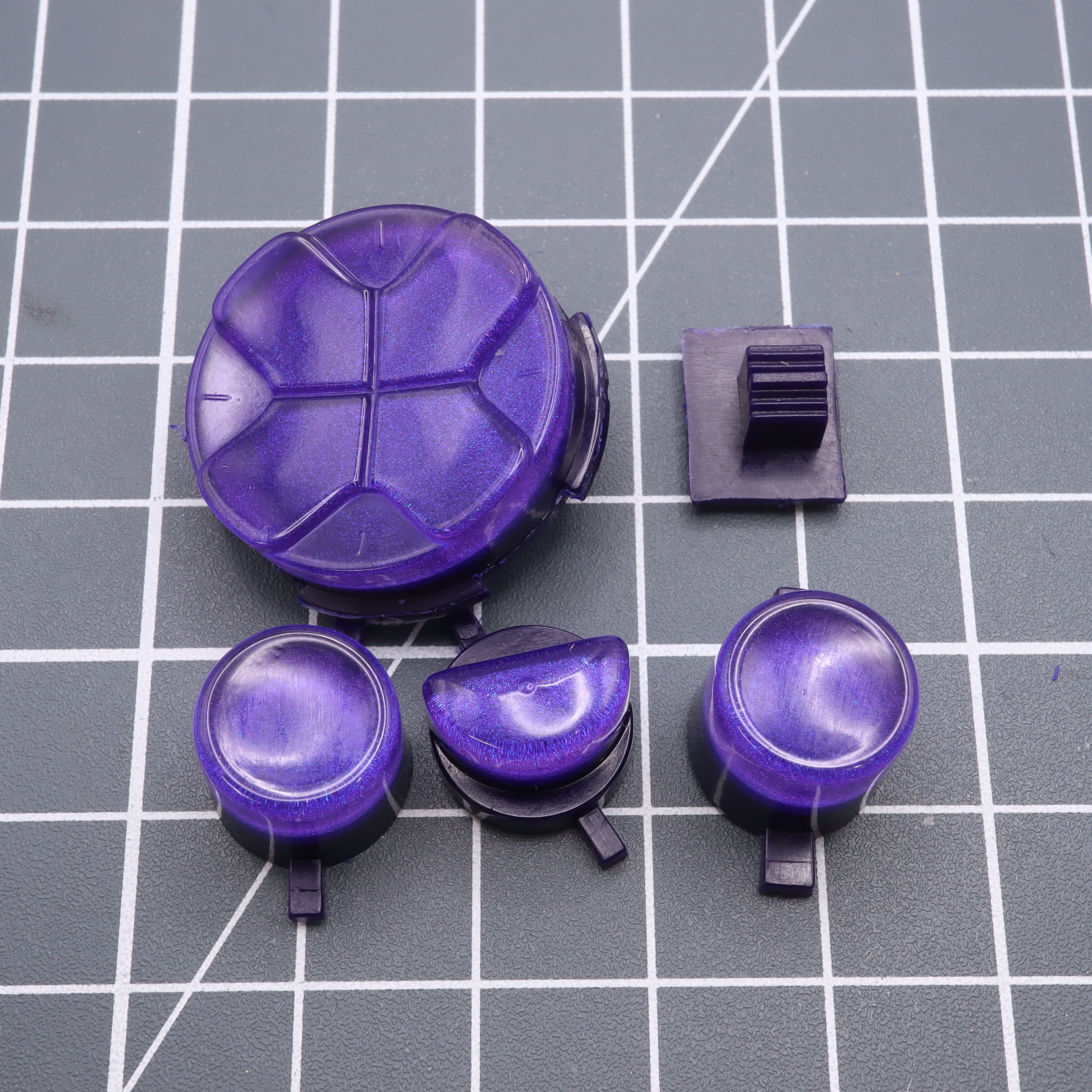 Hand cast custom resin buttons for Sega Game Gear - Grade candy | Lab Fifteen Co