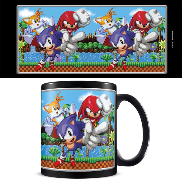 Sonic The Hedgehog pixelated retro trio scene official mug 11oz/315ml black ceramic | Pyramid - 1