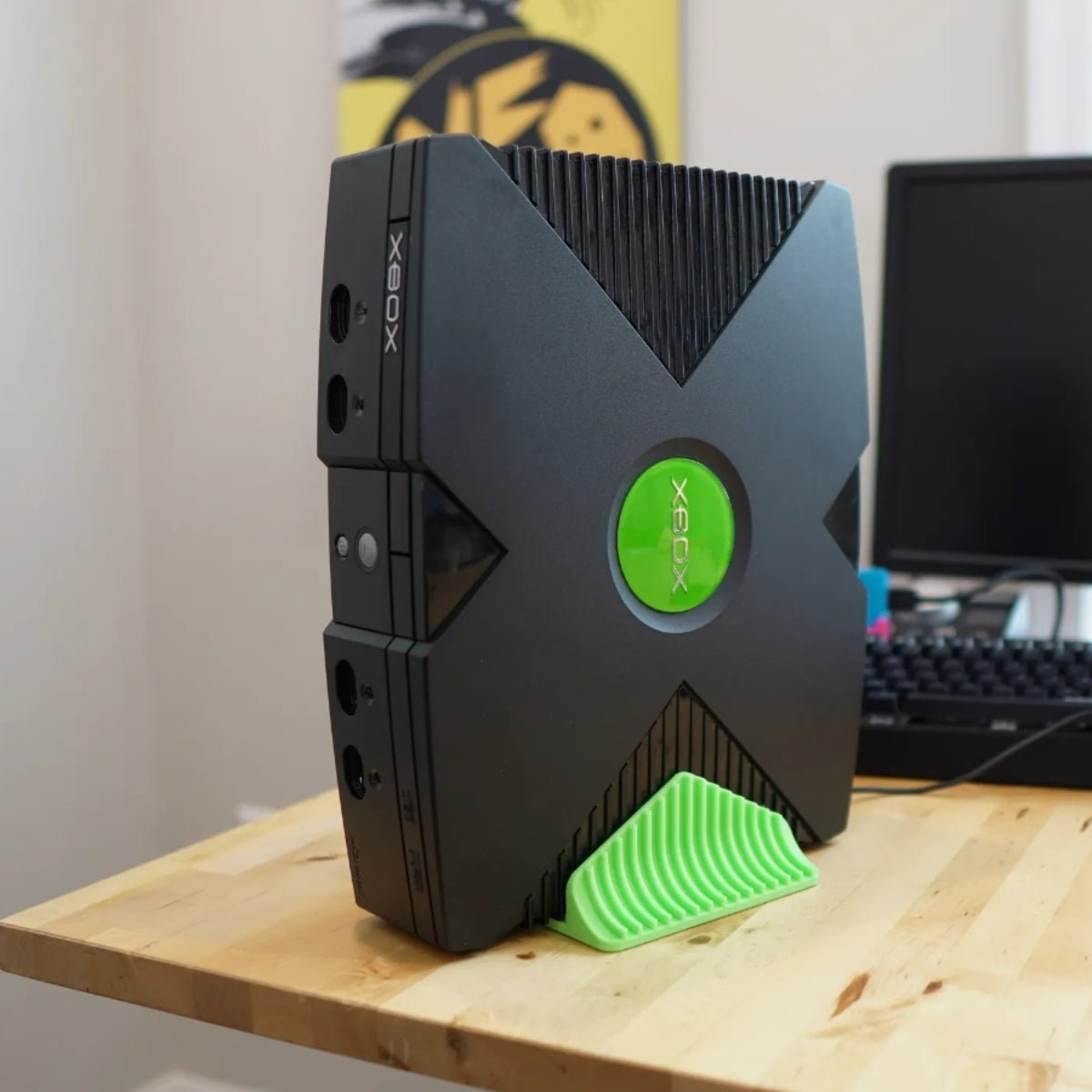 Vertical stand for original Microsoft Xbox OG consoles | Retro Frog - 1