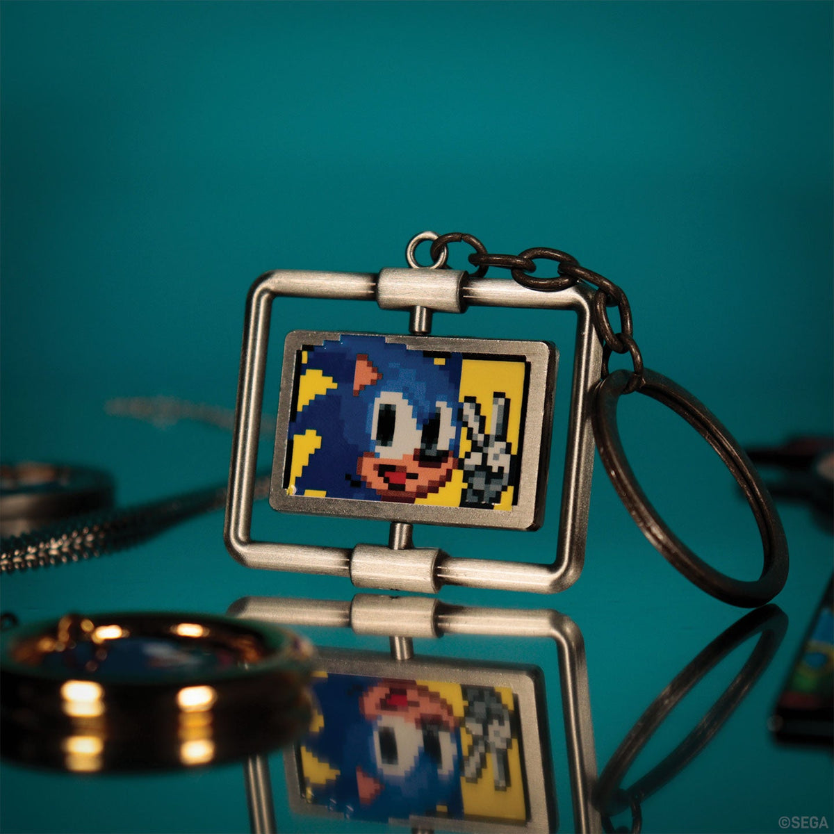 Sonic the Hedgehog Spinning Signpost Keyring | Fanattik